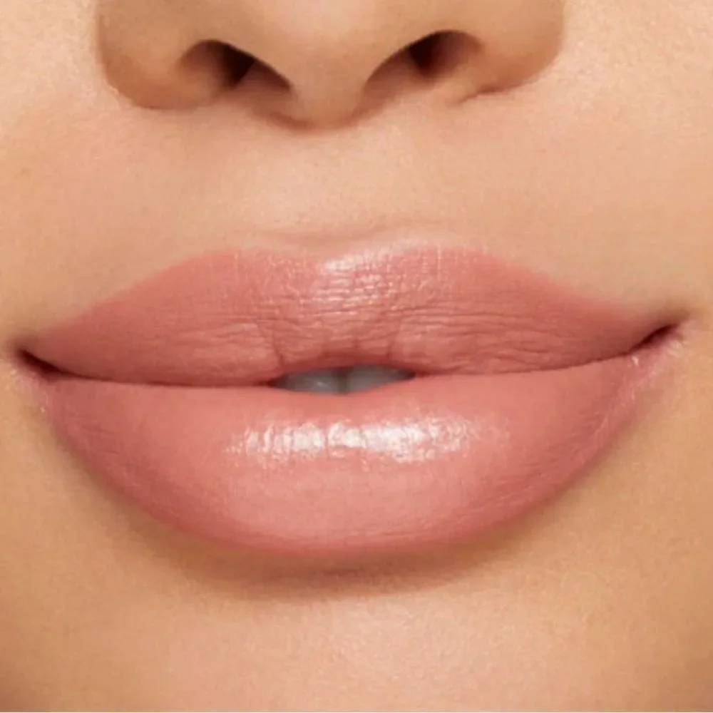 Kylie Cosmetics chic nude